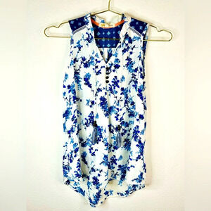 Rewind Womens Size XS Sleeveless Floral Blouse White Blue Tassel Accent Boho Top